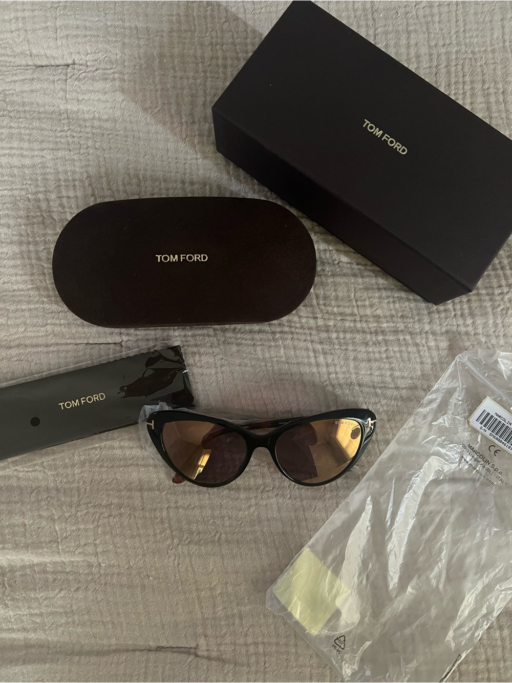 NWT Tom Ford Black Cat-Eye Sunglasses